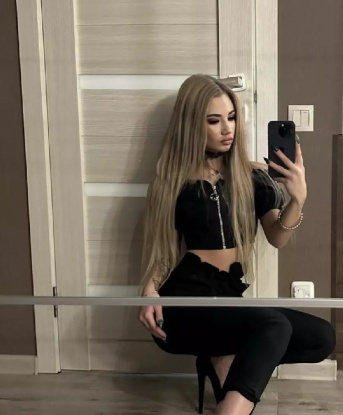 💋 Отдашься мне на пару часов, и я покажу тебе настоящее наслаждение и безудержную страсть. Можешь полностью расслабиться и довериться моим магическим рукам, которые точно знают, как доставить удовольствие.
📸 В моем арсенале есть множество откровенных фото – сиськи, попка и соблазнительное лицо! Гарантирую, что я выгляжу не хуже, чем на фотографиях. Так что встречаешься со мной, ты точно не разочаруешься.
🌇 Живу в Москве, самом пульсирующем и загадочном городе. Именно здесь я готова воплотить все твои фантазии в реальность. Забудь о рутине и окунись в мир сексуальных наслаждений со мной. Только для тебя! 💕 Любовь