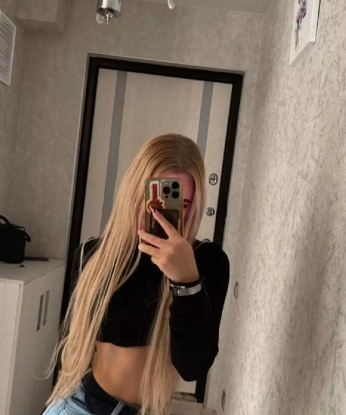 💋 Отдашься мне на пару часов, и я покажу тебе настоящее наслаждение и безудержную страсть. Можешь полностью расслабиться и довериться моим магическим рукам, которые точно знают, как доставить удовольствие.
📸 В моем арсенале есть множество откровенных фото – сиськи, попка и соблазнительное лицо! Гарантирую, что я выгляжу не хуже, чем на фотографиях. Так что встречаешься со мной, ты точно не разочаруешься.
🌇 Живу в Москве, самом пульсирующем и загадочном городе. Именно здесь я готова воплотить все твои фантазии в реальность. Забудь о рутине и окунись в мир сексуальных наслаждений со мной. Только для тебя! 💕 Любовь
